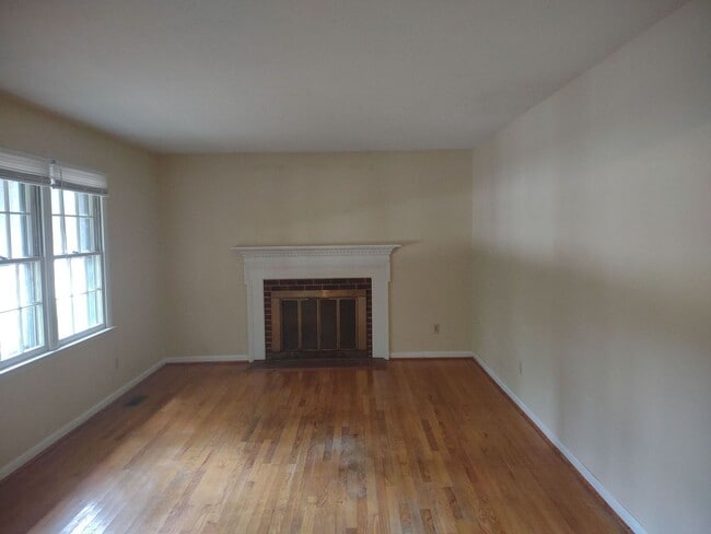 Building Photo - 732 N Harrison Ave