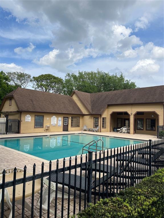 Building Photo - 315 Lakepointe Dr