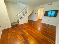 Building Photo - 660 Cedarville Ln