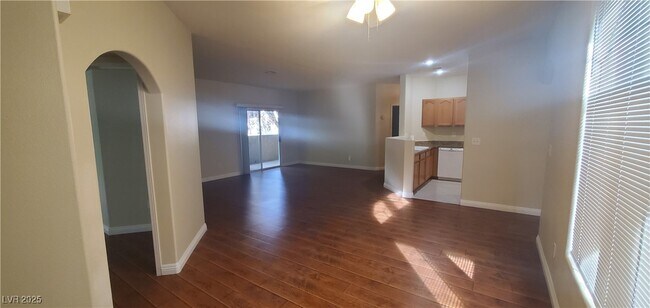 Building Photo - 2050 W Warm Springs Rd