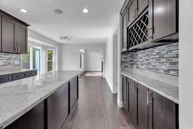 Building Photo - 4521 Links Ct