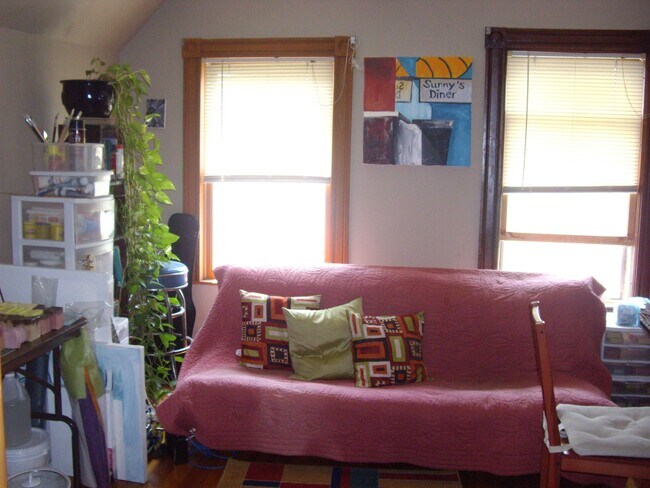 Building Photo - 95 Bartlett St