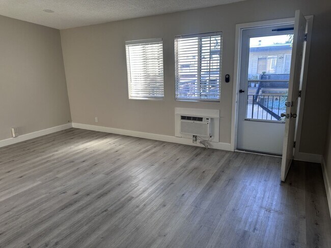 Building Photo - 2119 E Westport Dr