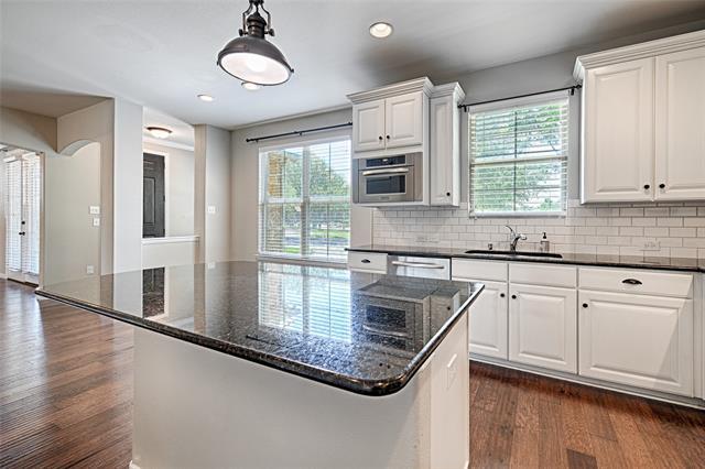 Building Photo - 8000 Choctaw Ln