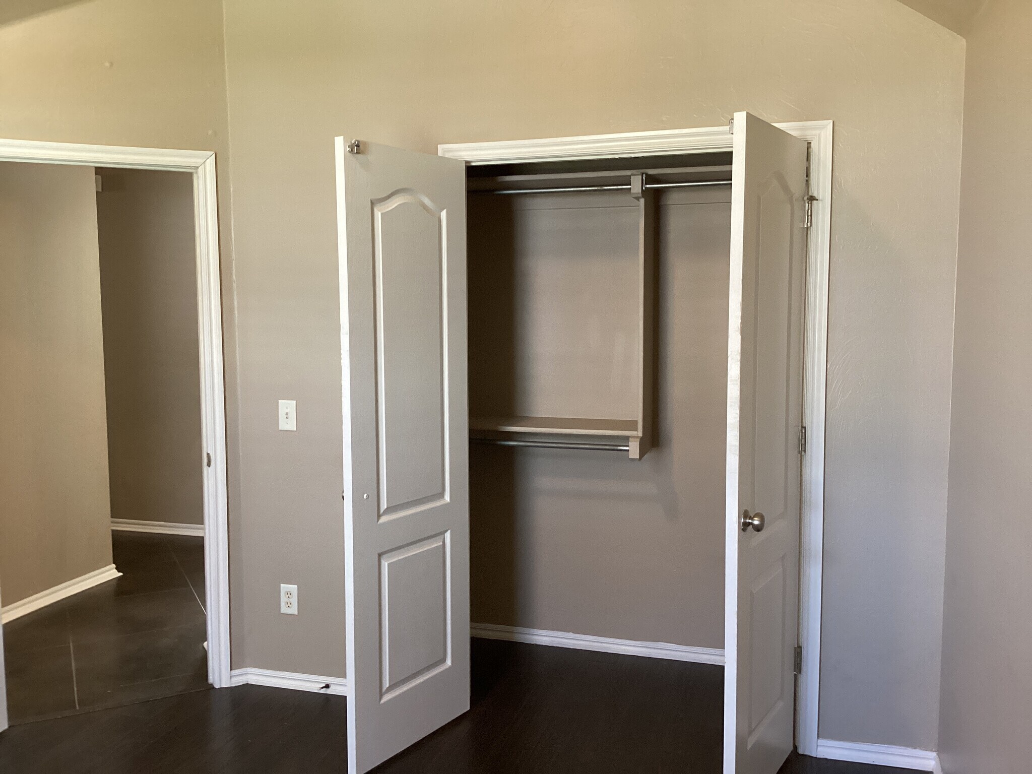 Building Photo - 600 SW 159th Terrace