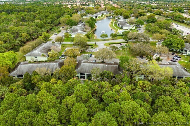 Building Photo - 2001 Sabal Ridge Ct
