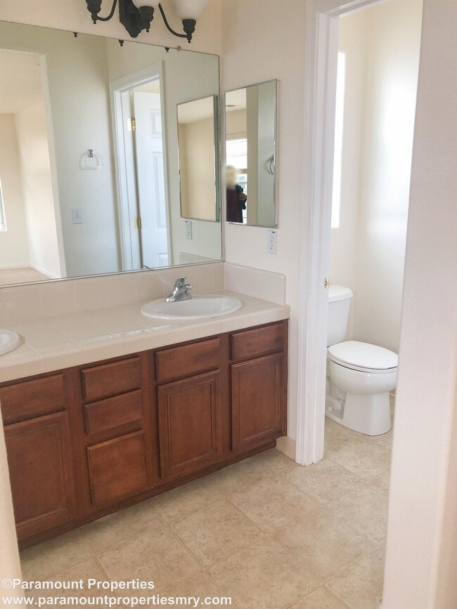 Building Photo - 279 Azalea Pl