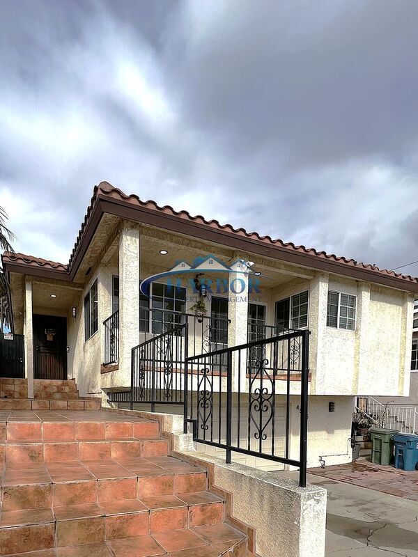 Primary Photo - 4565 W 132nd St