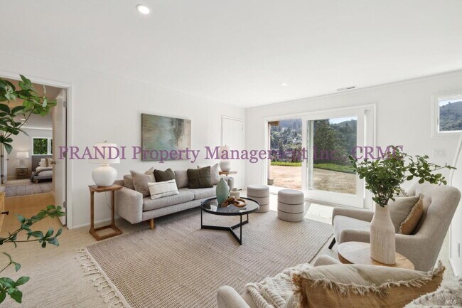 Building Photo - Quintessential Mill Valley Lifestyle in th...