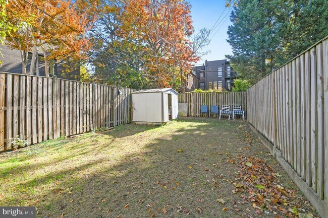 Building Photo - 470 Ridge St NW