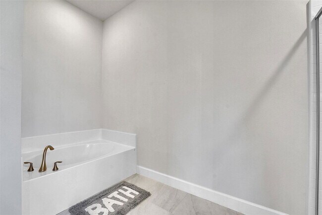 Building Photo - 8600 Merano Ave