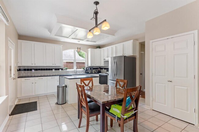 Building Photo - 14618 Oxwick Cir