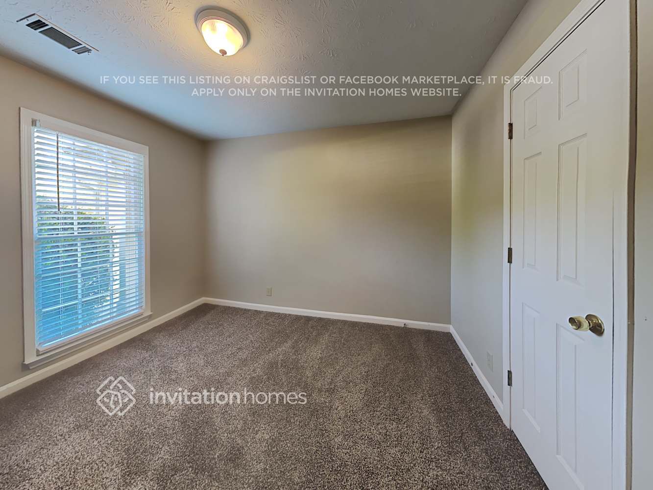 Building Photo - 561 Black Creek Dr