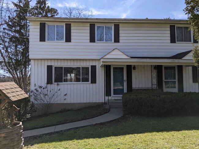 Building Photo - 907 Hooper Rd