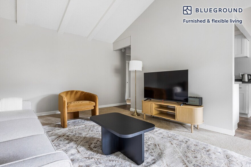 Building Photo - 202 Calvert Dr