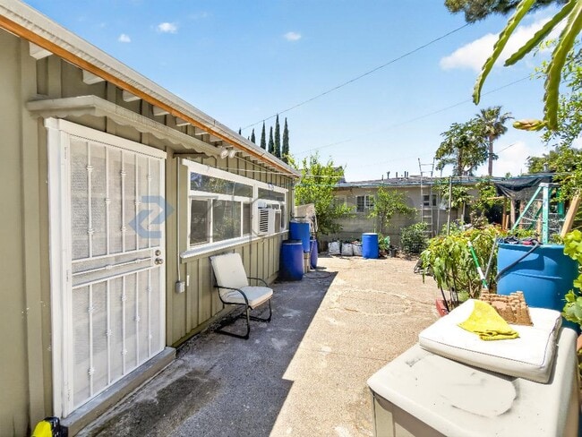 Building Photo - 2755 Sanborn Ave