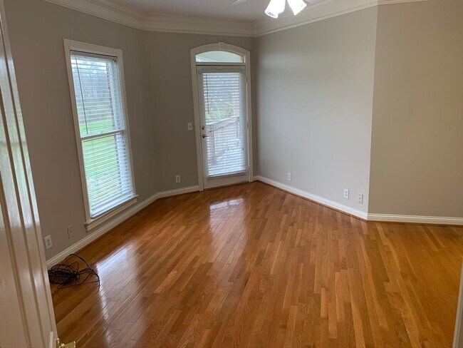 Building Photo - 5000 Square Feet on 7 Acres in Heart of Franklin