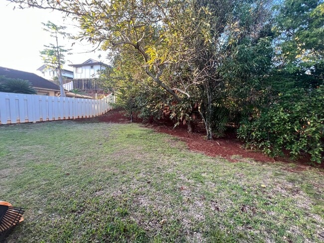 Building Photo - Single Level 3 bedroom / 2 bath house with a 2 car garage in Waipio **First Showing on Wednesday,...