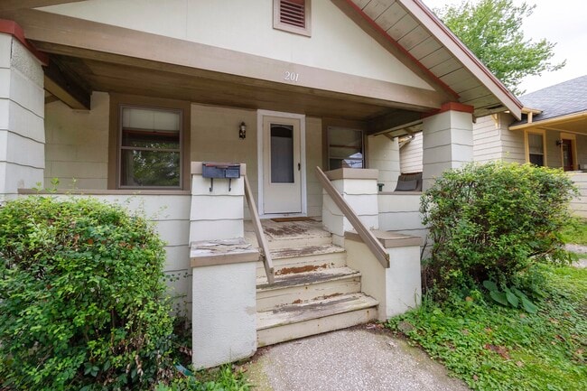 Building Photo - 201 Koch Ave