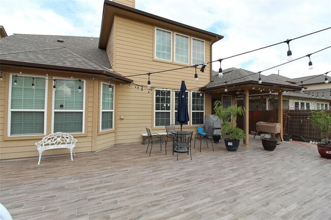 Building Photo - 610 Spanish Mustang Dr