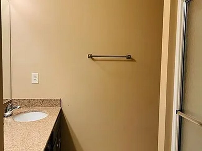 Building Photo - 1798 N 177th Plaza