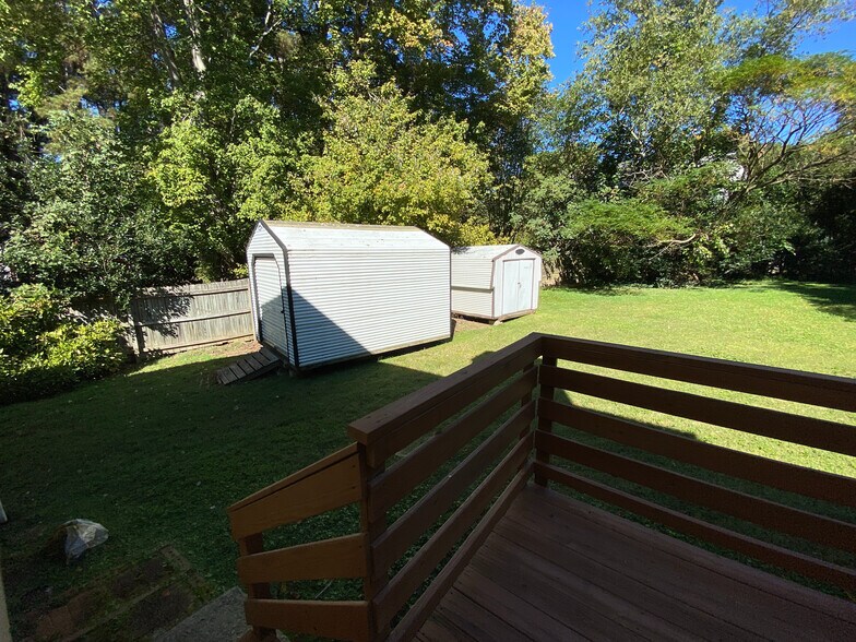 Building Photo - Room in Duplex on Lundy Dr