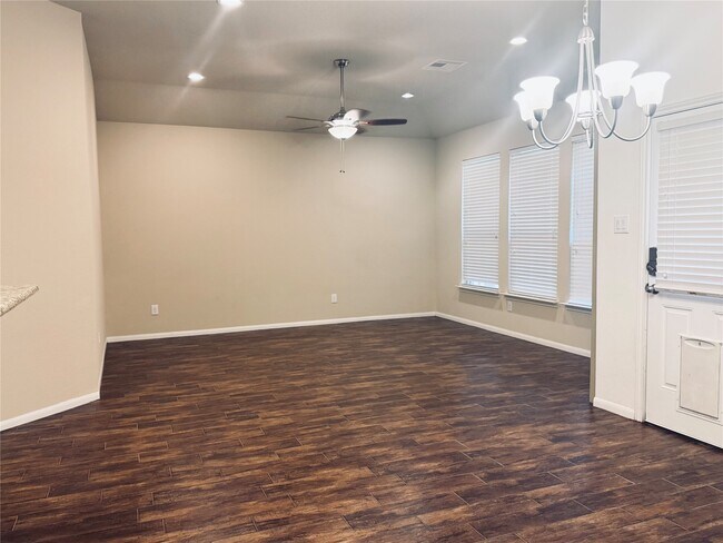 Building Photo - 9517 E Woodmark
