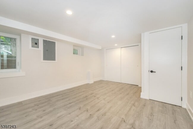 Building Photo - 266 Elmwood Ave