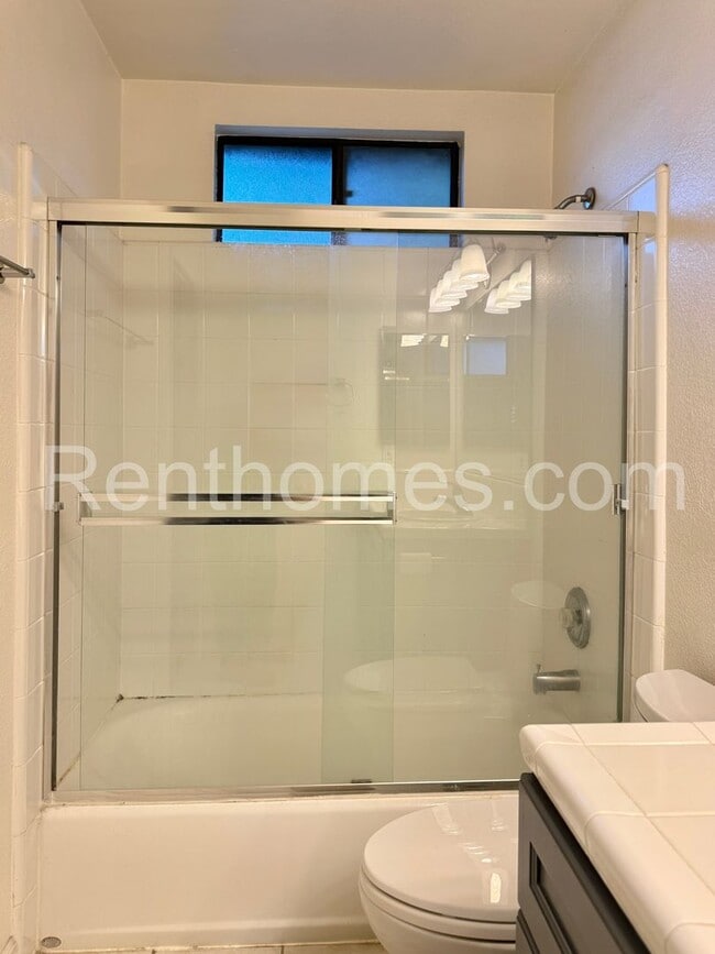 Building Photo - 3711 Louisiana St