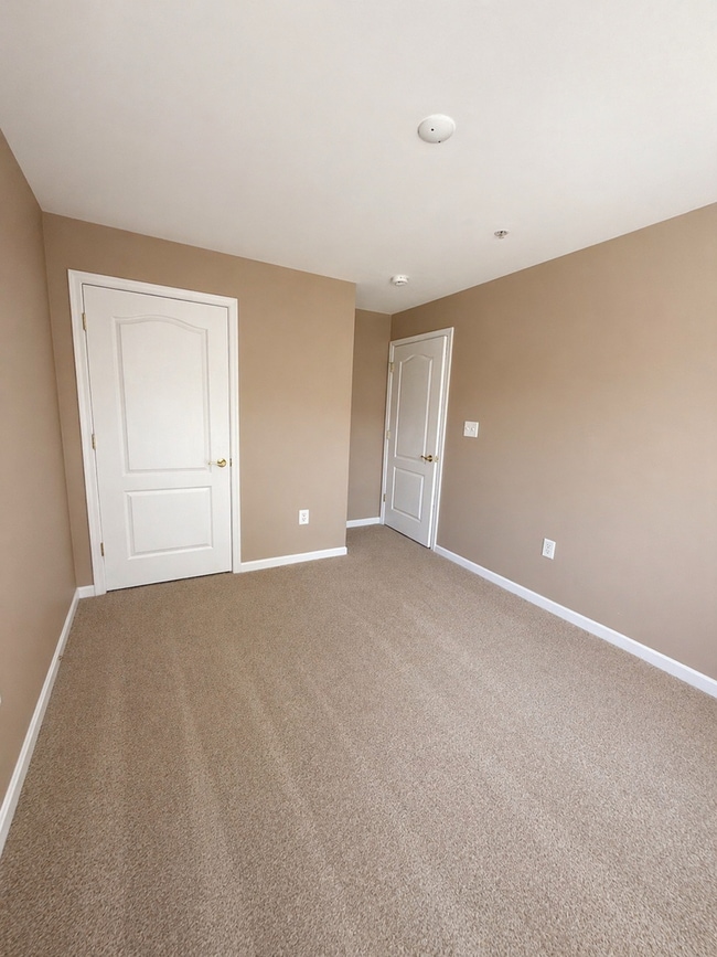 Building Photo - 1411 Bonnett Pl