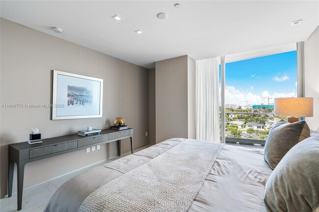 Building Photo - 9349 Collins Ave