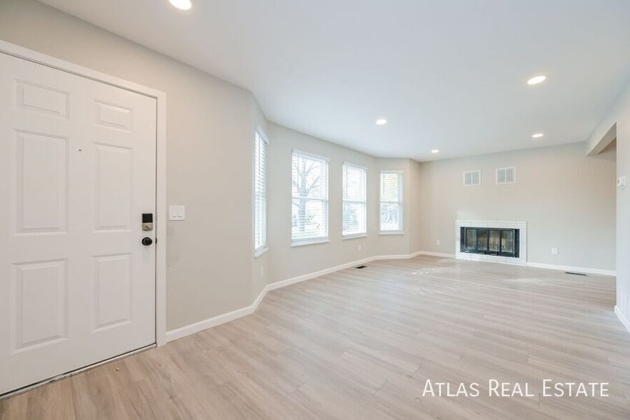 Building Photo - 11403 E Ellsworth Pl