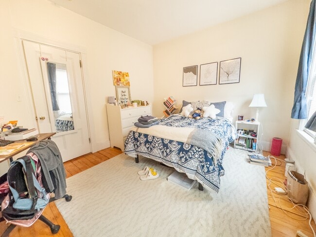 Building Photo - 12 Hamlin St