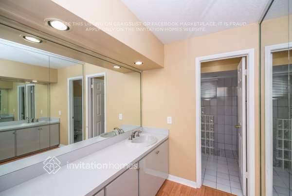 Building Photo - 14915 SW 139th Pl