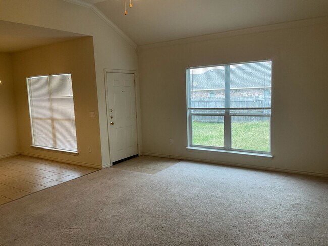 Building Photo - 800-804 Quarter Horse Trail