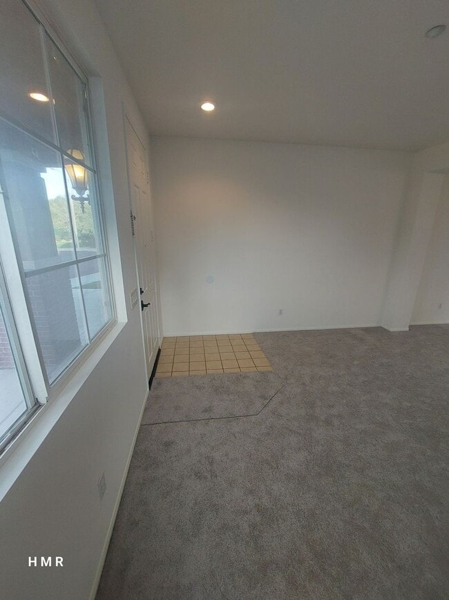 Building Photo - Stunning Two-Story Home with 4 Bedrooms an...