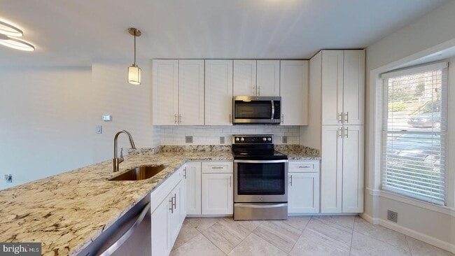 Building Photo - 2029 S Glebe Rd