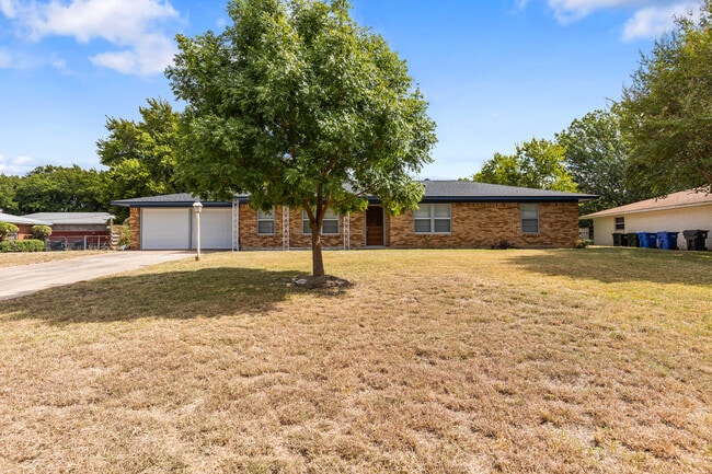 Primary Photo - 605 Catalina Dr