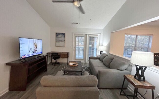 Building Photo - 14000 Gardner Dr