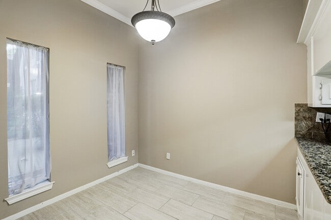 Building Photo - 15010 Kimberley Ct