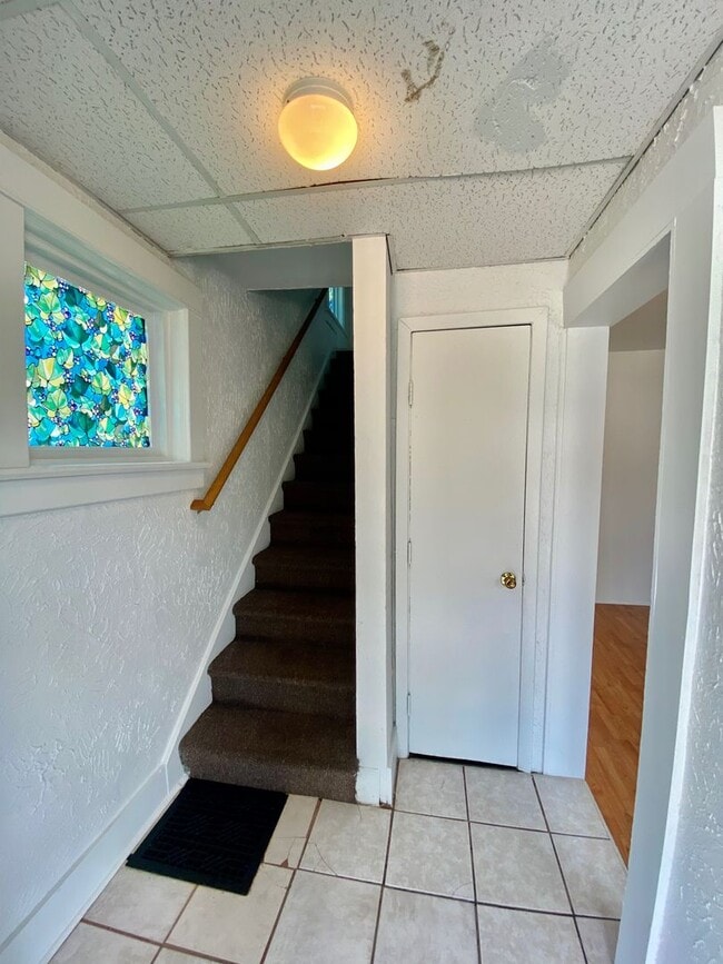 Building Photo - 211O