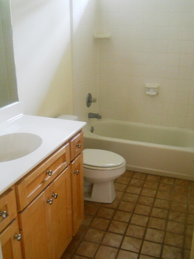 Building Photo - 4602 Ridgeview Cir