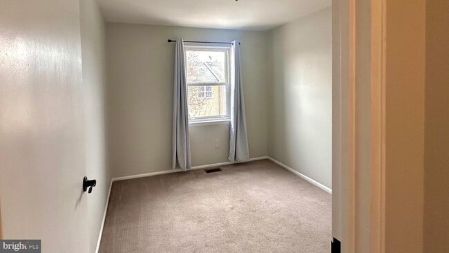 Building Photo - 53 Eisenhower Cir