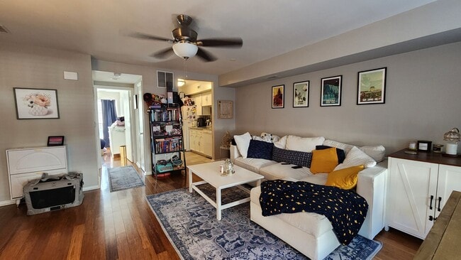 Building Photo - Tucked Away Condo with Balcony near Shirlington