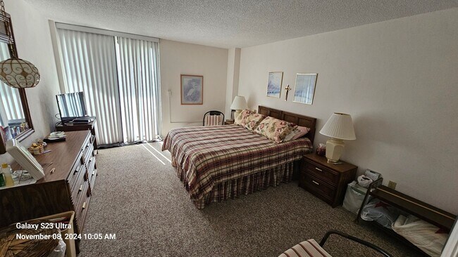 Building Photo - Furnished 3rd Floor Condo Overlooking The Golf Course
