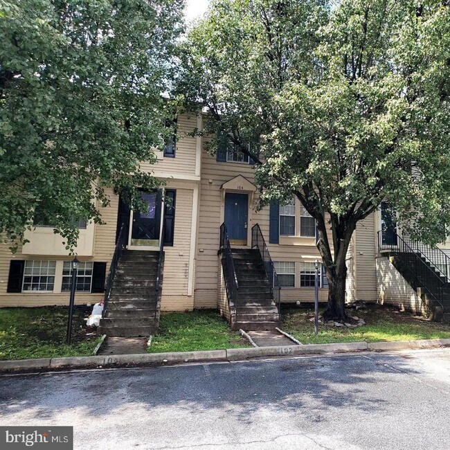Building Photo - 104 Township Ct