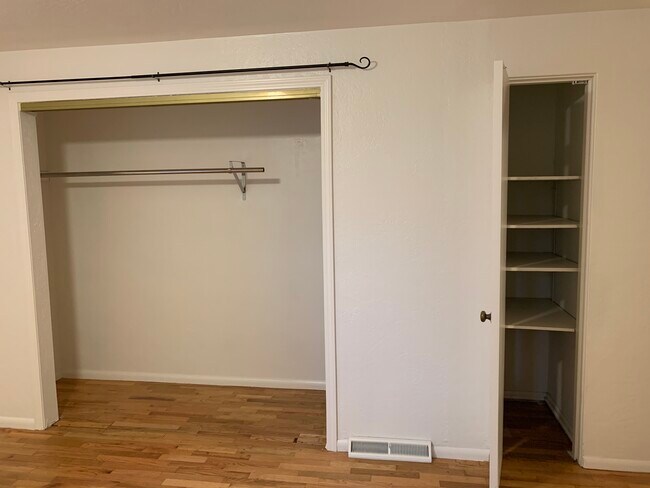 Building Photo - 910 N 149th St