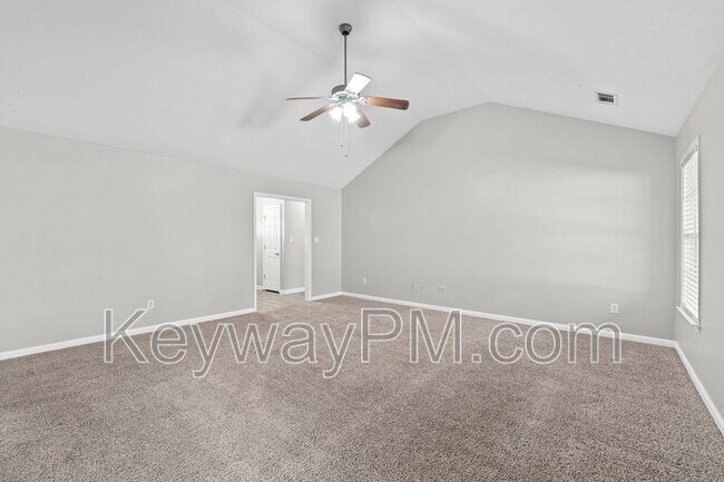 Building Photo - 122 Oakwood Dr