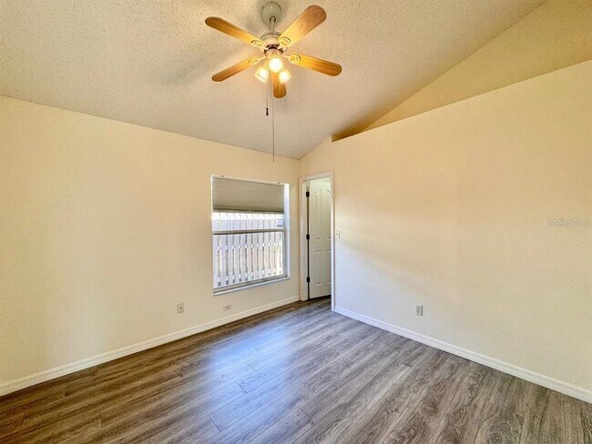 Building Photo - 10028 Oasis Palm Dr