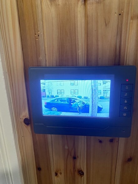 Video Doorbell - 188 W 2nd Ave